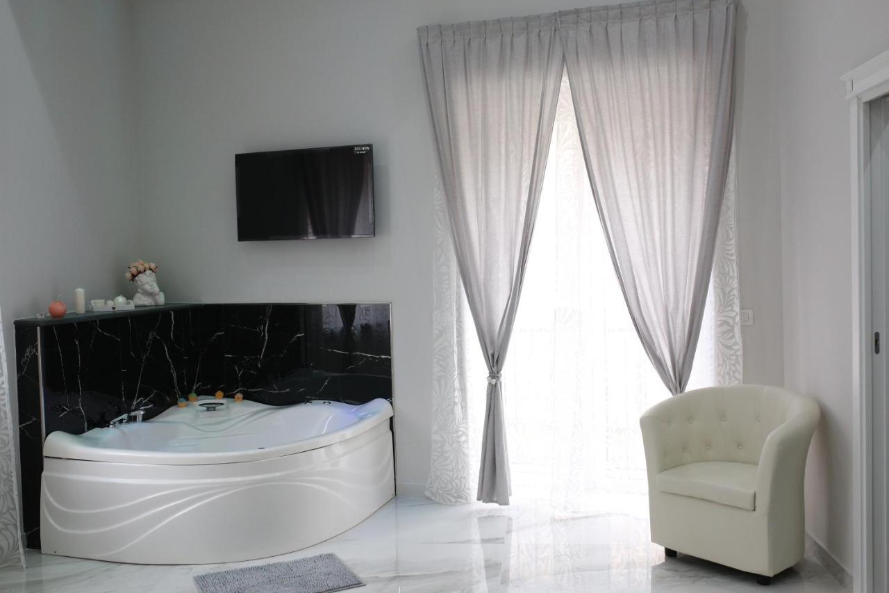 Opera Home Napoli Bagian luar foto
