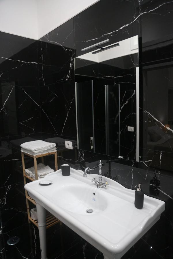 Opera Home Napoli Bagian luar foto