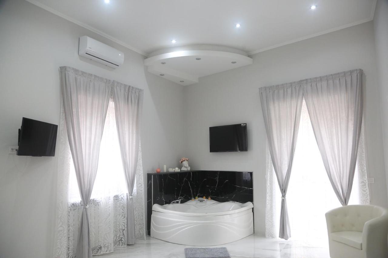 Opera Home Napoli Bagian luar foto