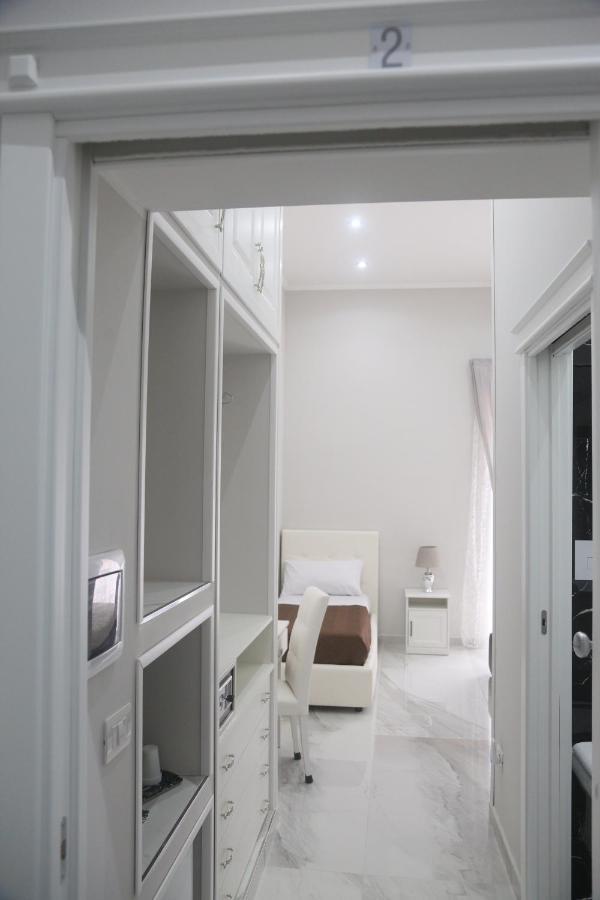 Opera Home Napoli Bagian luar foto